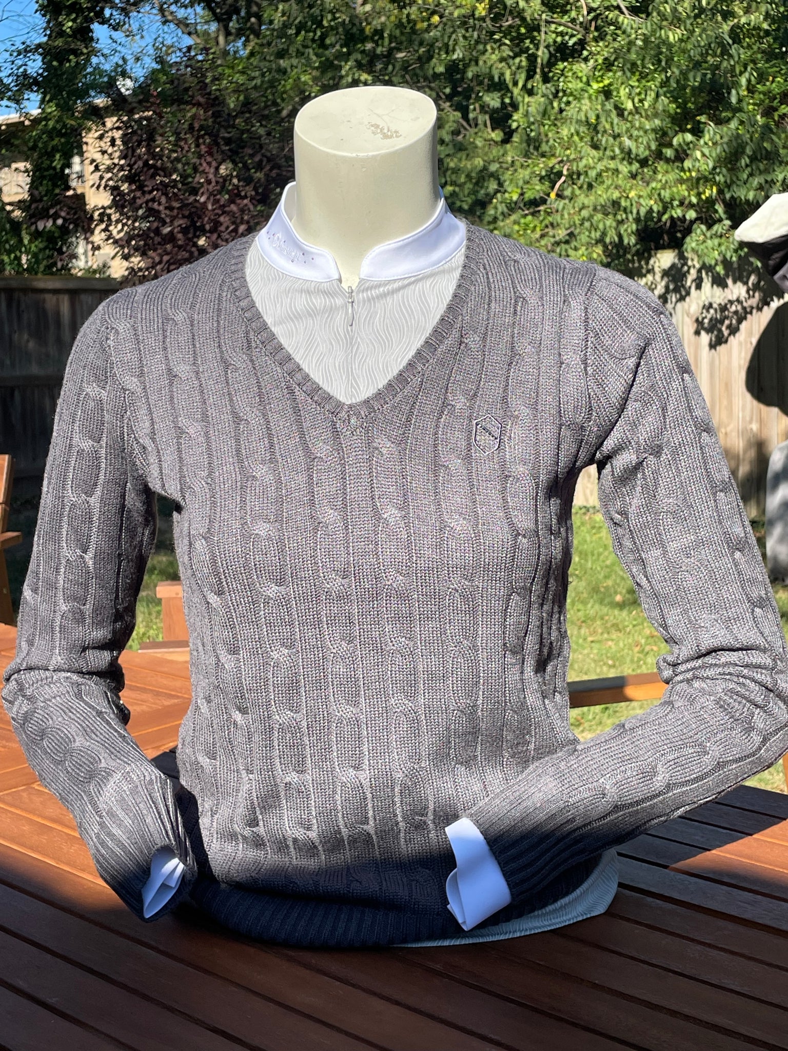 Samshield Lisa V Neck Sweater – Jods